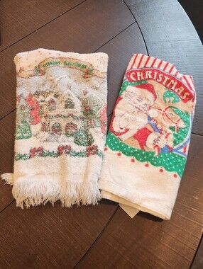 Vintage Christmas Hand Towels Set of 2